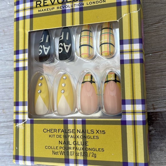 Clueless “Cher” Revolution False Nails Kit - Picture 4 of 6